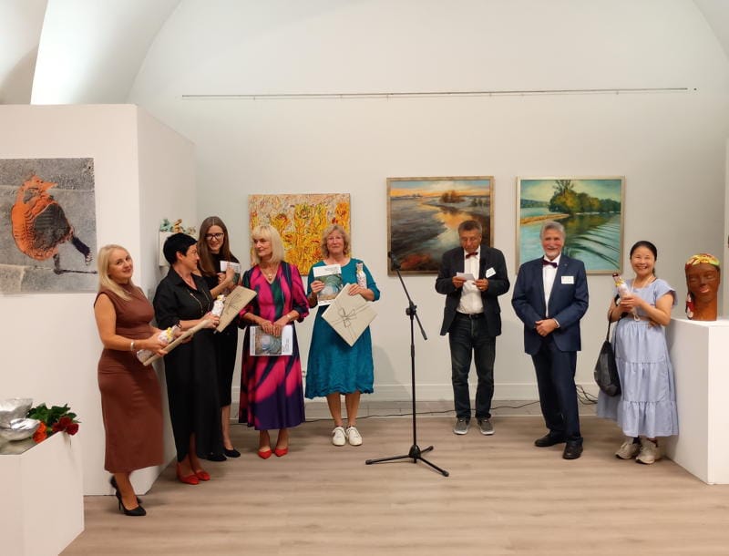 Mehr über den Artikel erfahren Videos und Fotos von der großen Ausstellung „Vereint in der Kunst“